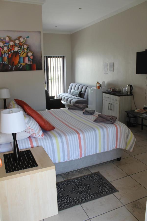 Livingatlarge Guest House Langebaan Buitenkant foto